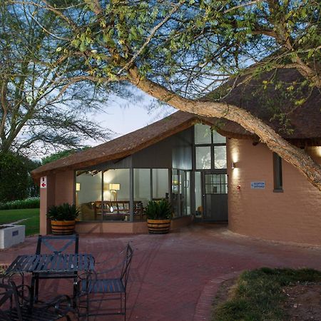 Protea Hotel By Marriott Oudtshoorn Riempie Estate מראה חיצוני תמונה