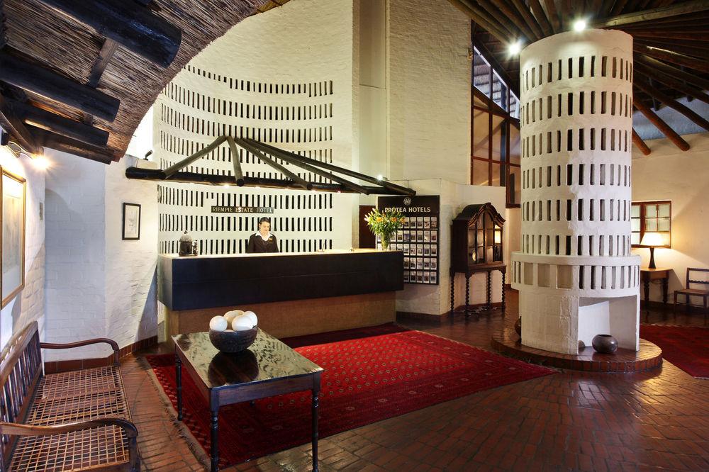 Protea Hotel By Marriott Oudtshoorn Riempie Estate מראה חיצוני תמונה