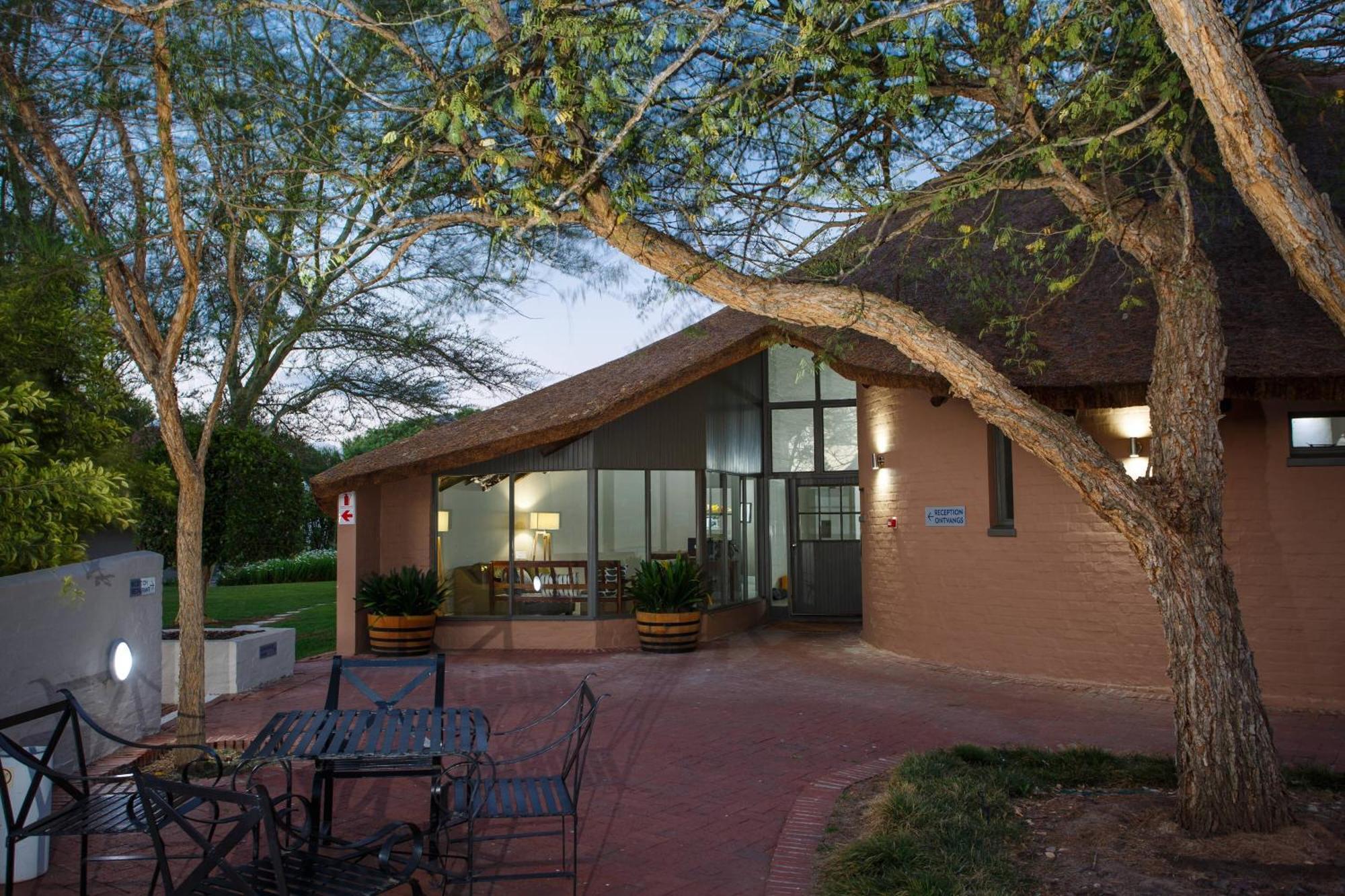 Protea Hotel By Marriott Oudtshoorn Riempie Estate מראה חיצוני תמונה