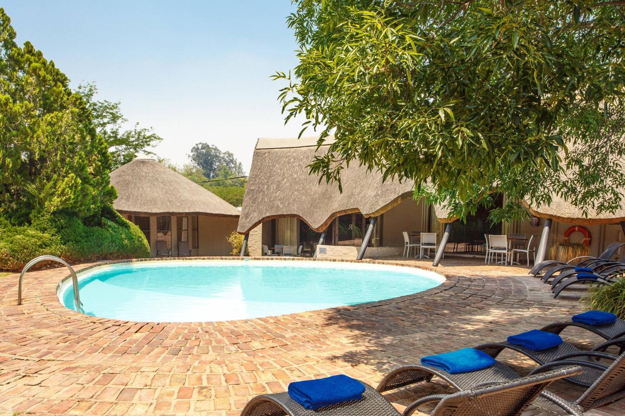 Protea Hotel By Marriott Oudtshoorn Riempie Estate מראה חיצוני תמונה