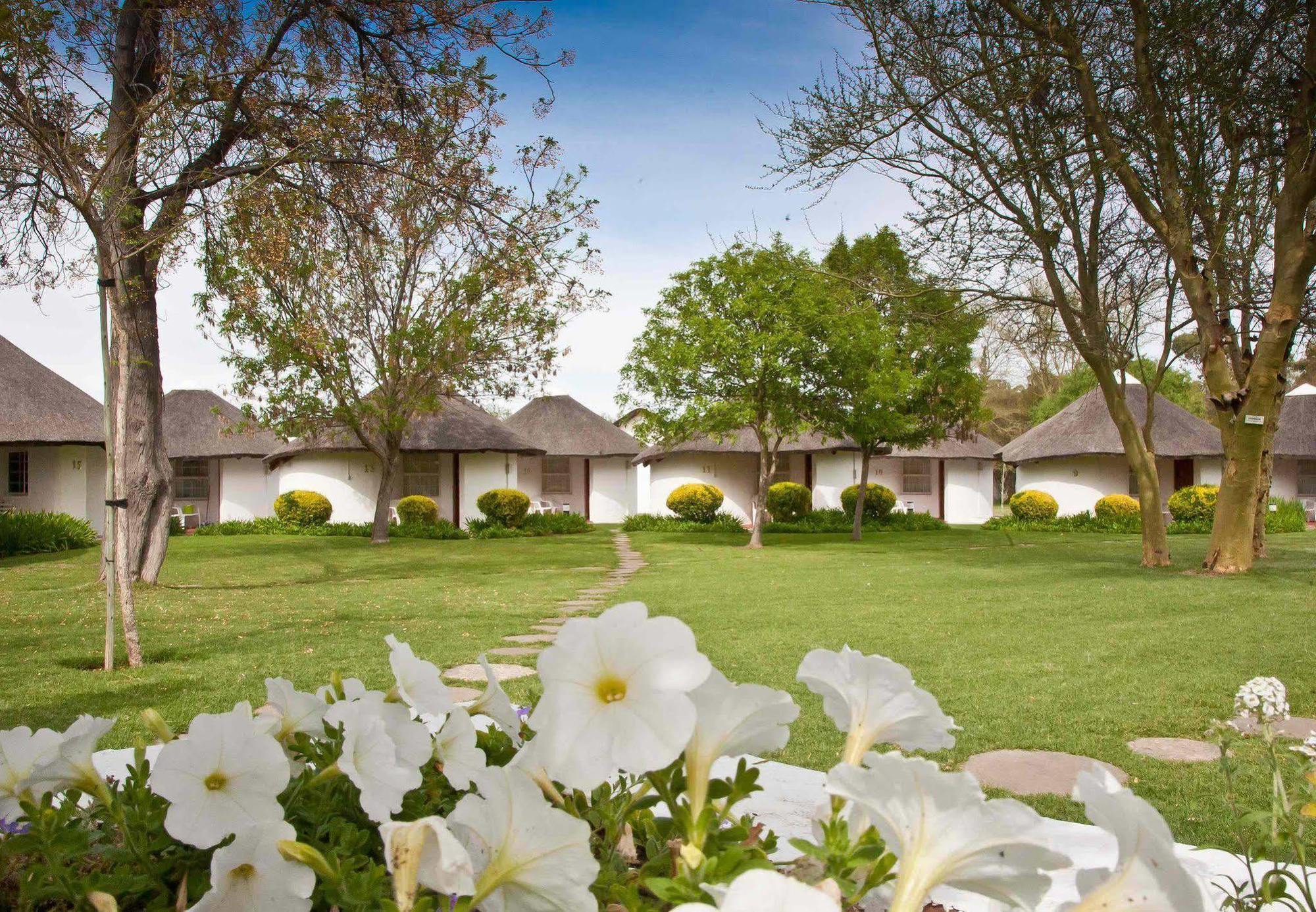 Protea Hotel By Marriott Oudtshoorn Riempie Estate מראה חיצוני תמונה