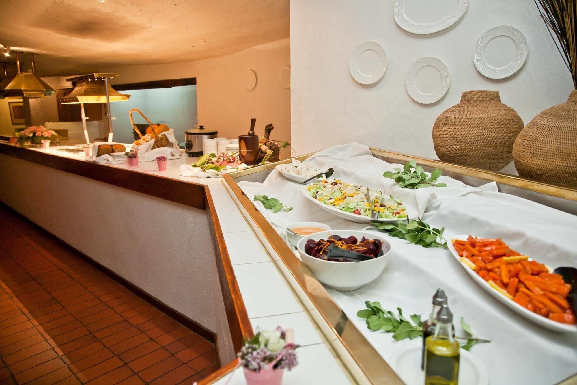 Protea Hotel By Marriott Oudtshoorn Riempie Estate מראה חיצוני תמונה