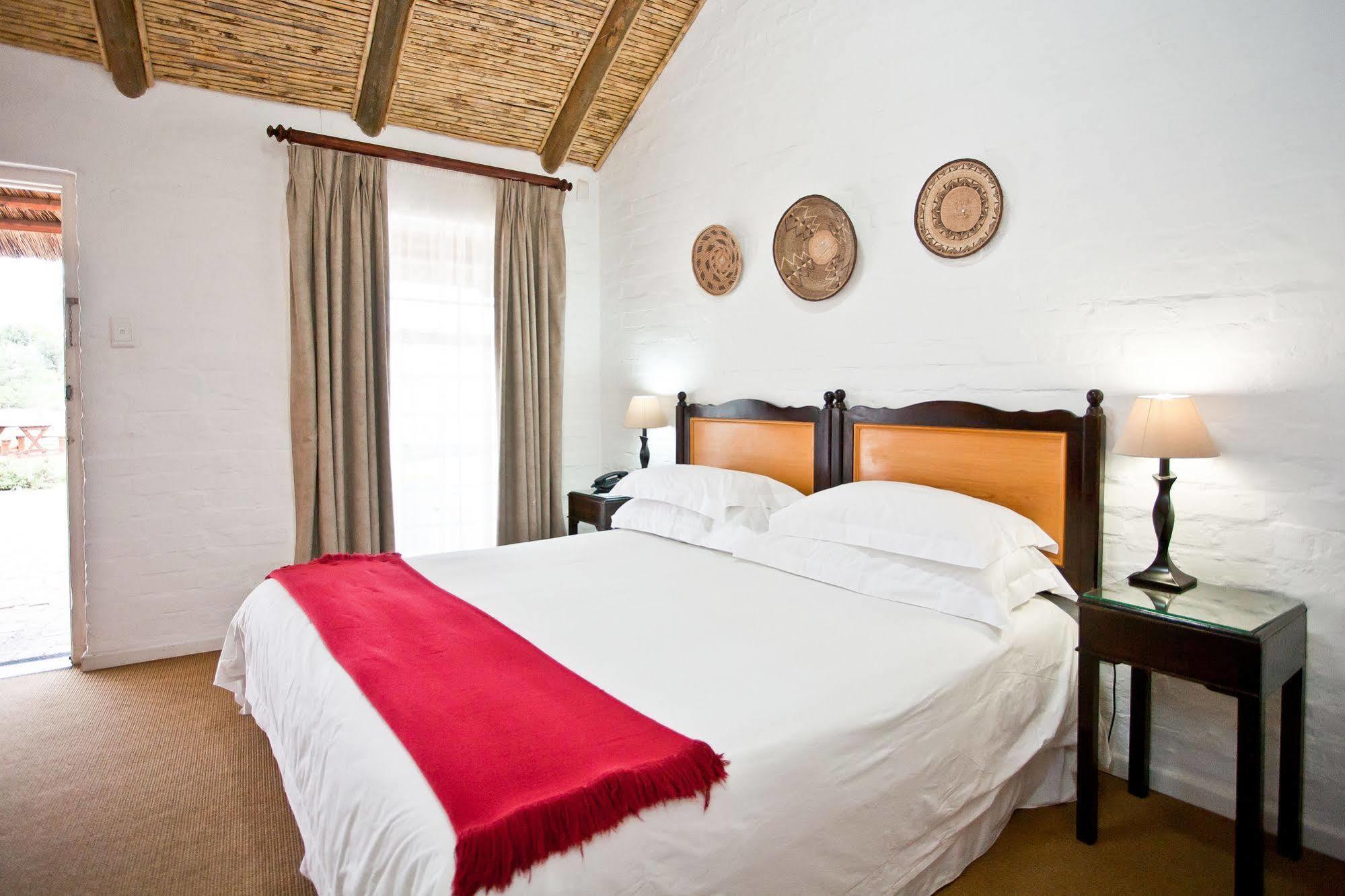 Protea Hotel By Marriott Oudtshoorn Riempie Estate מראה חיצוני תמונה